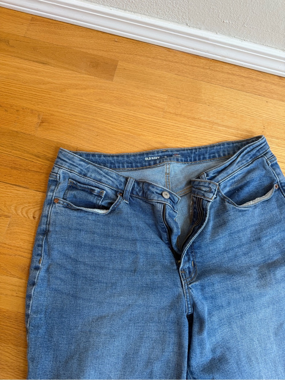 Curvy Straight Leg Jeans - Picture 3 of 5